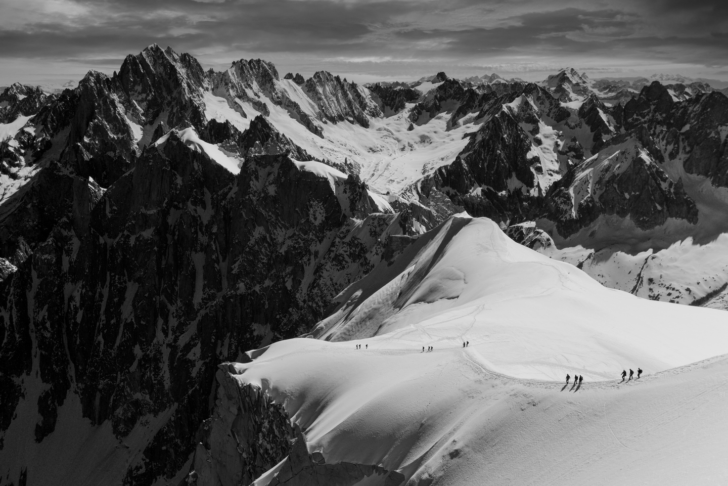 인트로 배경 이미지